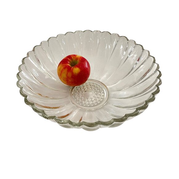 Vintage Glass Daisy Serving Bowl - Picture 1 of 7